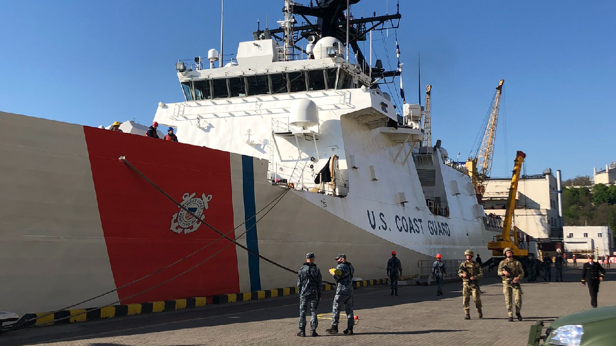 Українсько-американські навчання в Чорному морі: корабель берегової охорони США Hamilton зайшов в Одесу